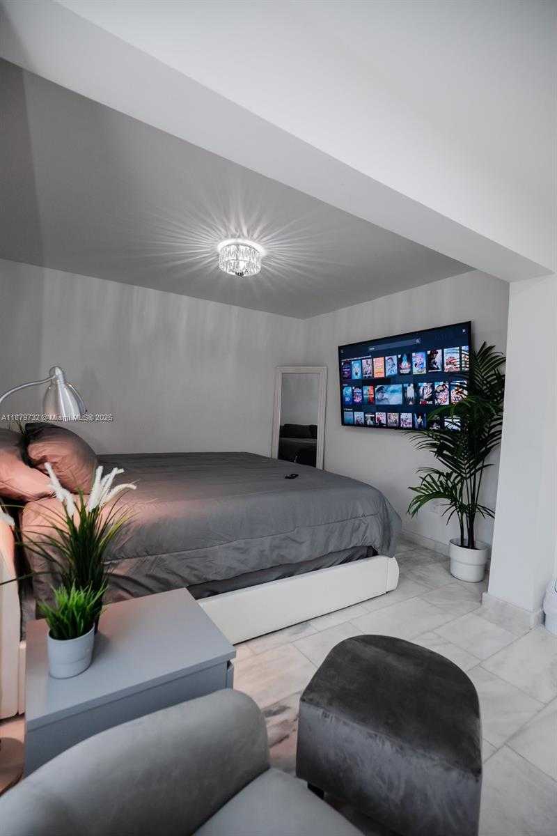 Small Image of 312 NORTH EAST 108TH ST, Miami Number 10