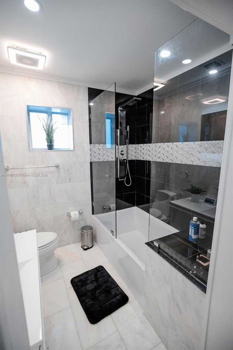 Small Image of 312 NORTH EAST 108TH ST, Miami Number 13