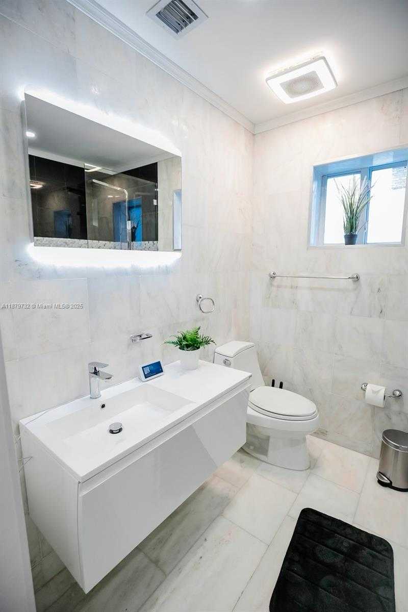 Small Image of 312 NORTH EAST 108TH ST, Miami Number 14