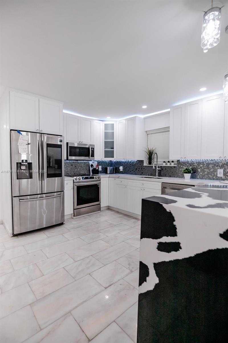 Small Image of 312 NORTH EAST 108TH ST, Miami Number 2