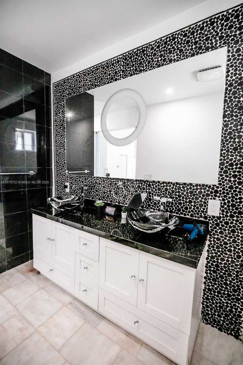 Small Image of 312 NORTH EAST 108TH ST, Miami Number 27