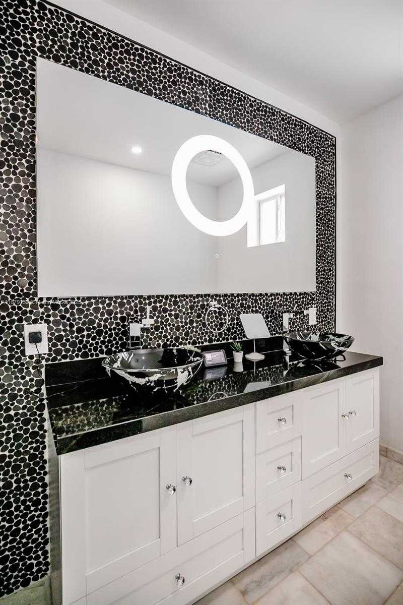 Small Image of 312 NORTH EAST 108TH ST, Miami Number 29