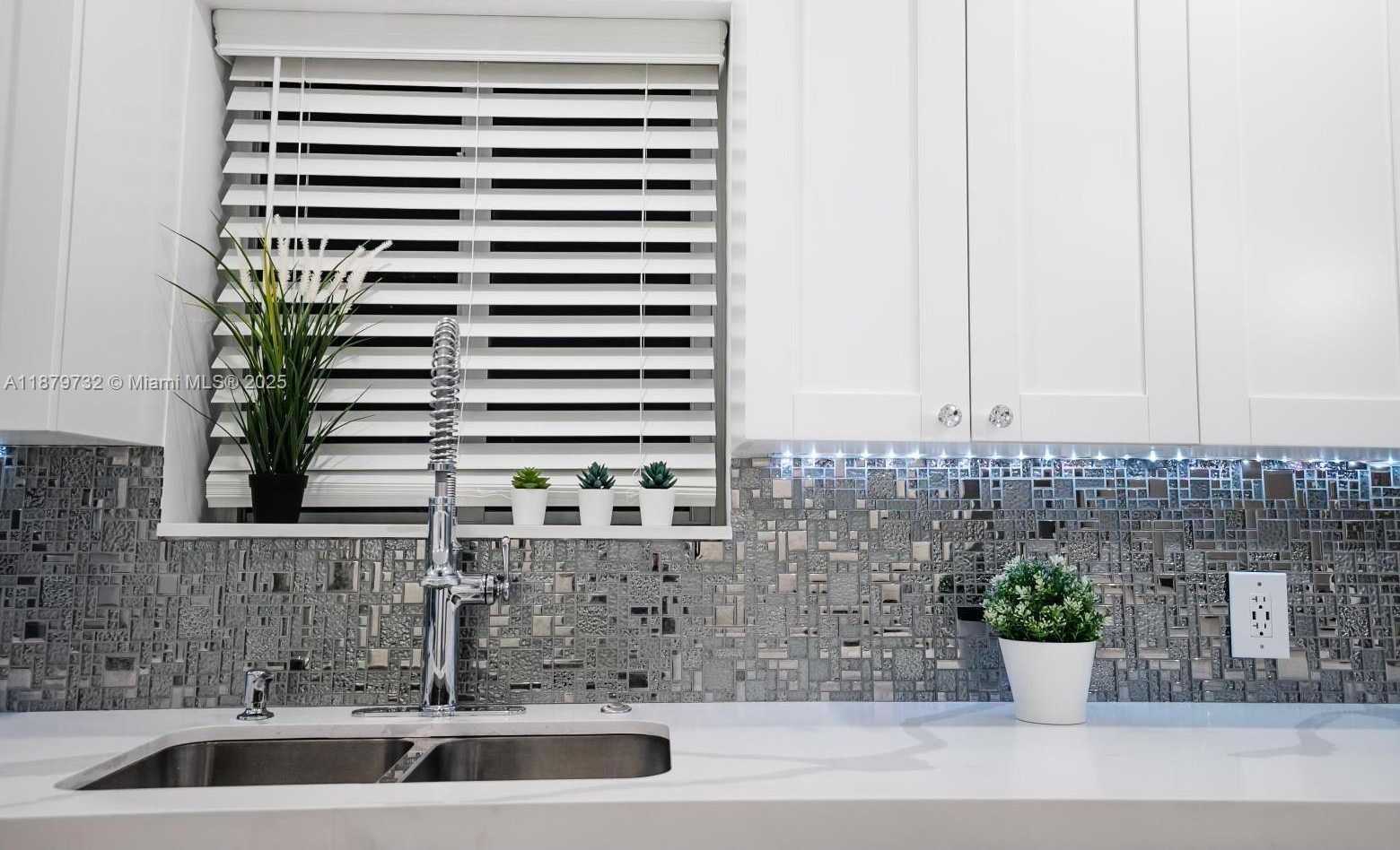 Small Image of 312 NORTH EAST 108TH ST, Miami Number 4