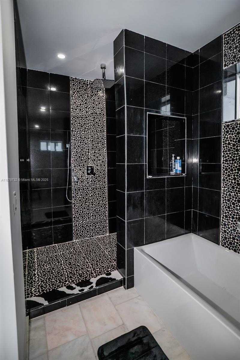 Small Image of 312 NORTH EAST 108TH ST, Miami Number 5