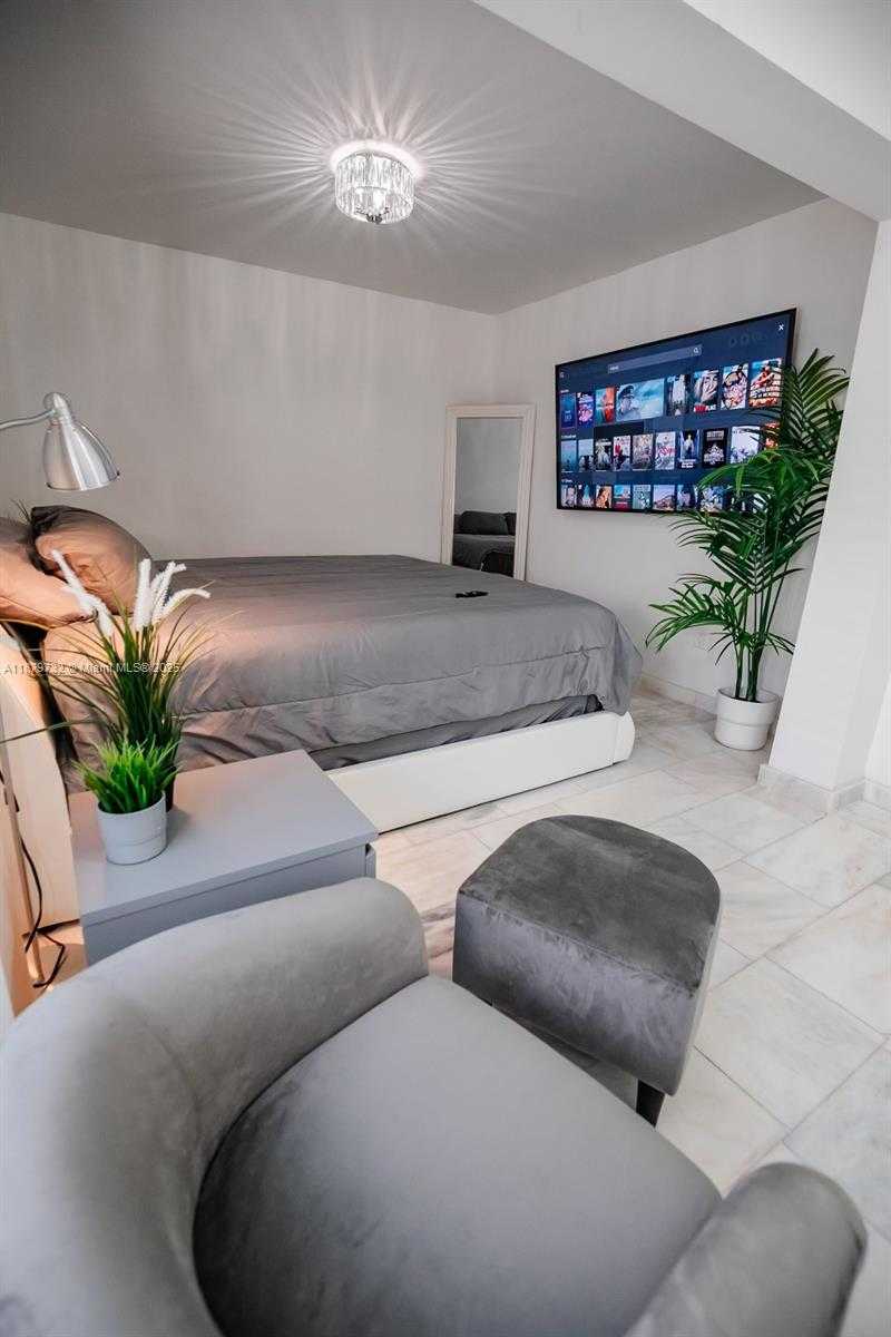 Small Image of 312 NORTH EAST 108TH ST, Miami Number 7