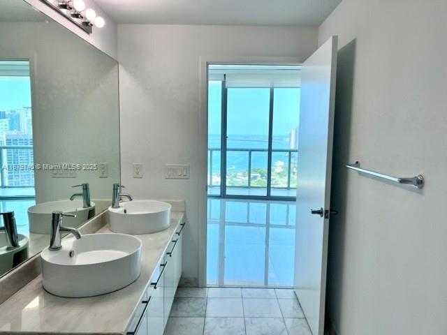 Small Image of 888 BISCAYNE BLVD #3703, Miami Number 17