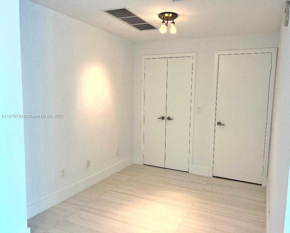 Small Image of 888 BISCAYNE BLVD #3703, Miami Number 21