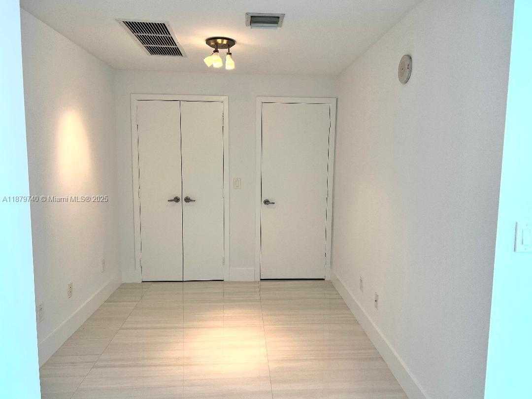 Small Image of 888 BISCAYNE BLVD #3703, Miami Number 22