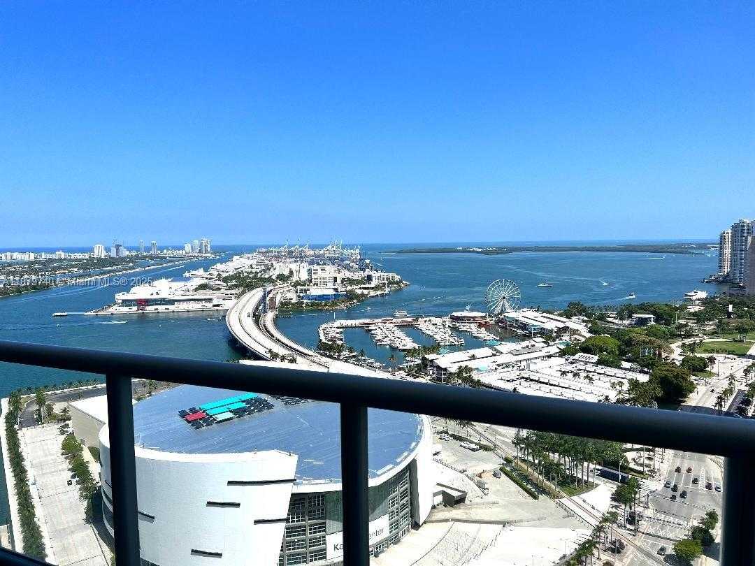 Small Image of 888 BISCAYNE BLVD #3703, Miami Number 4