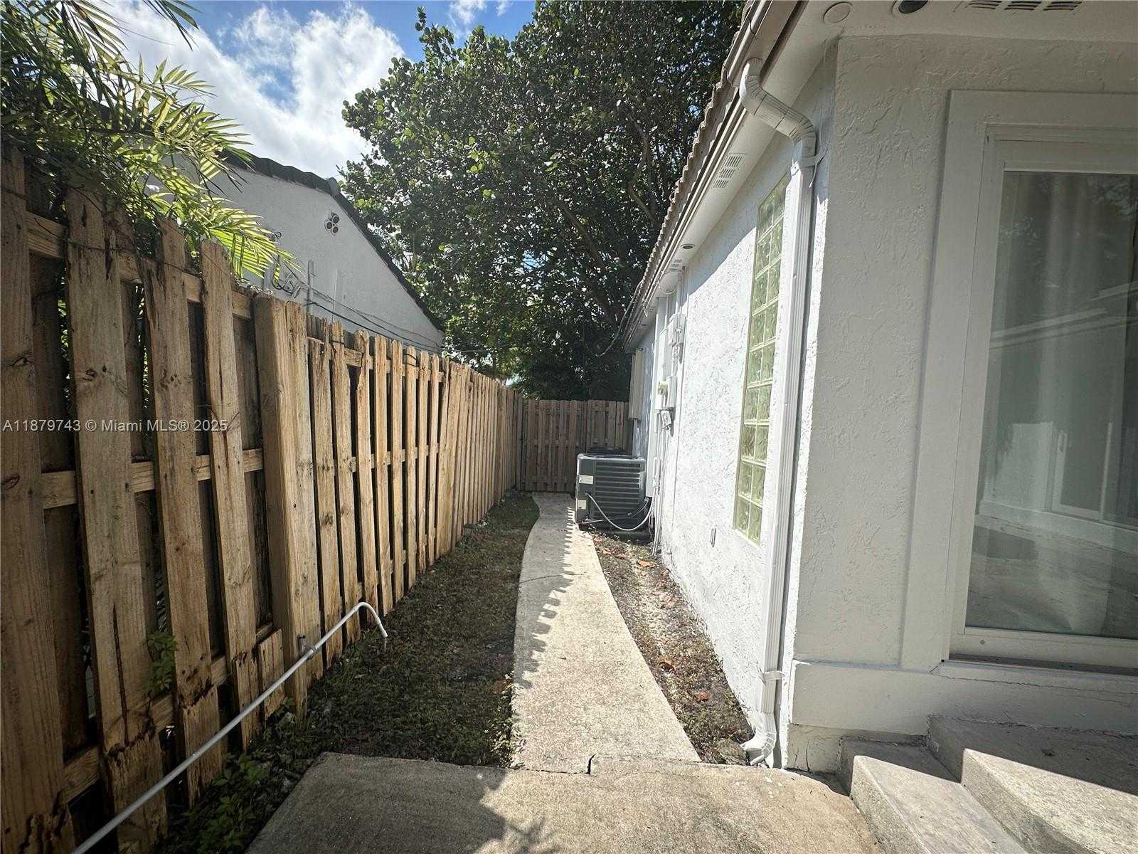 Small Image of 22 SOUTH EAST 11TH ST #22, Fort Lauderdale Number 27