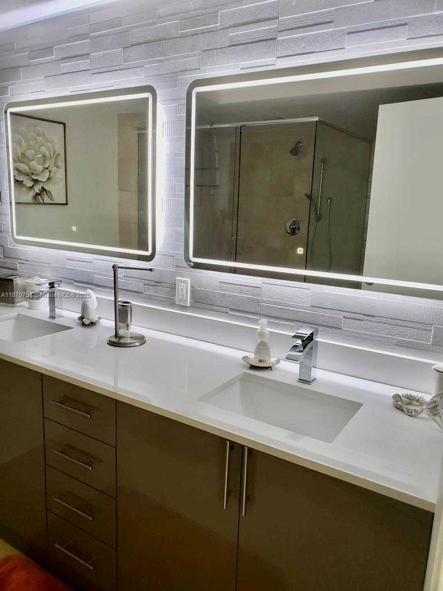 Small Image of 1830 SOUTH OCEAN DR #3910, Hallandale Beach Number 12