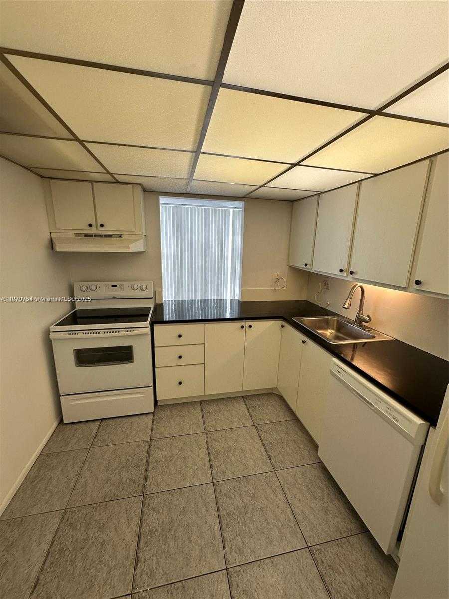 Small Image of 2101 ATLANTIC SHORES BLVD #207, Hallandale Beach Number 2