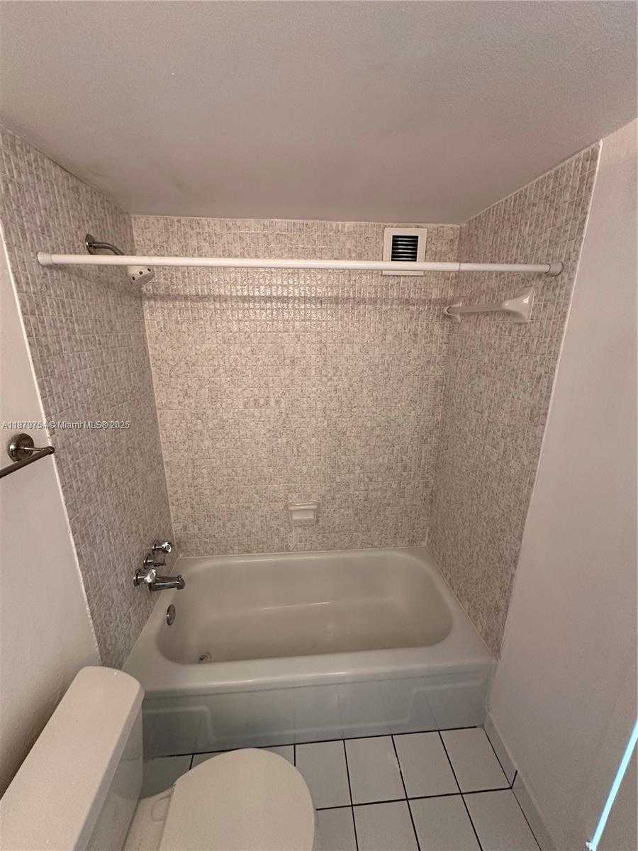 Small Image of 2101 ATLANTIC SHORES BLVD #207, Hallandale Beach Number 5