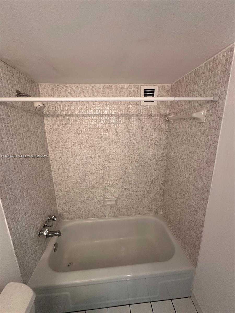 Small Image of 2101 ATLANTIC SHORES BLVD #207, Hallandale Beach Number 6