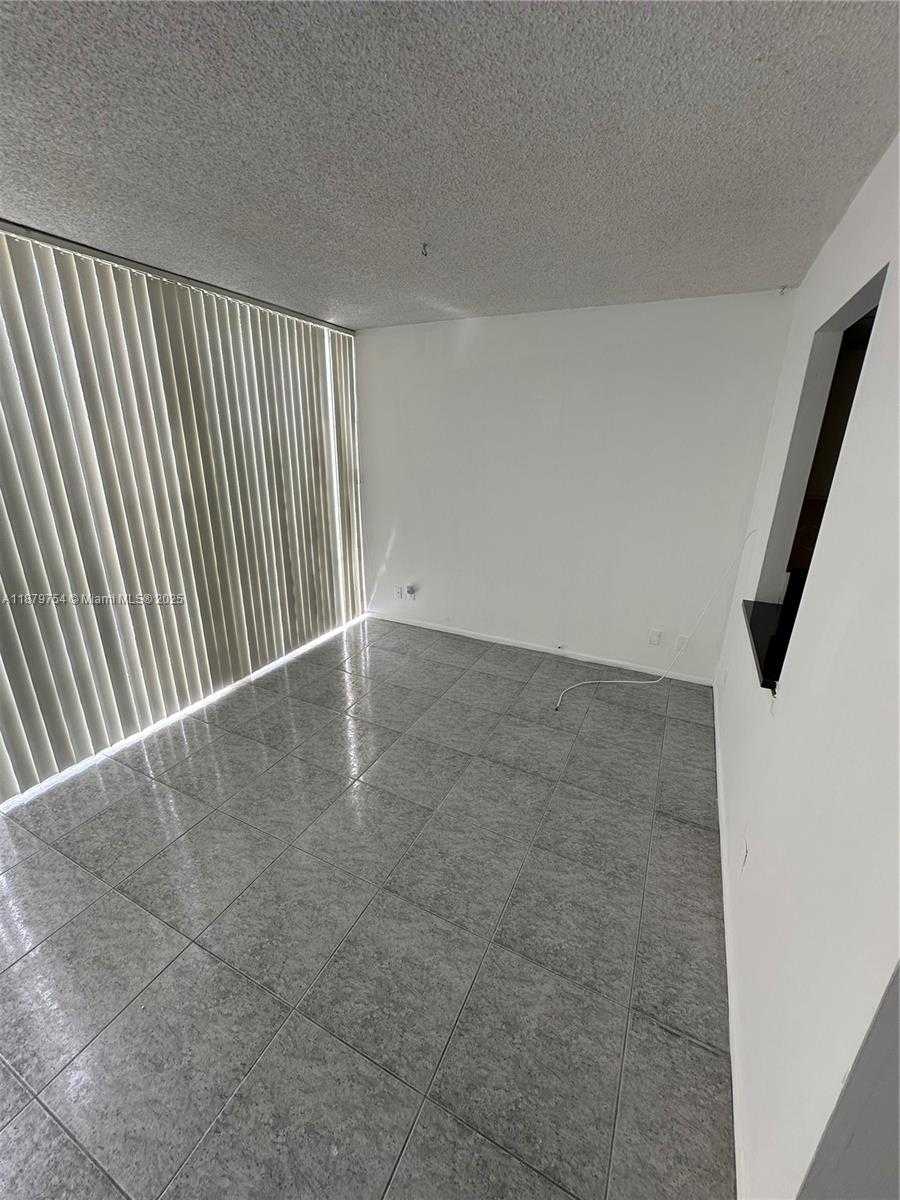 Small Image of 2101 ATLANTIC SHORES BLVD #207, Hallandale Beach Number 7
