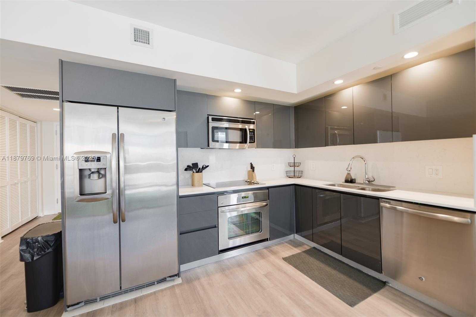 Small Image of 31 SOUTH EAST 6TH ST #1807, Miami Number 12