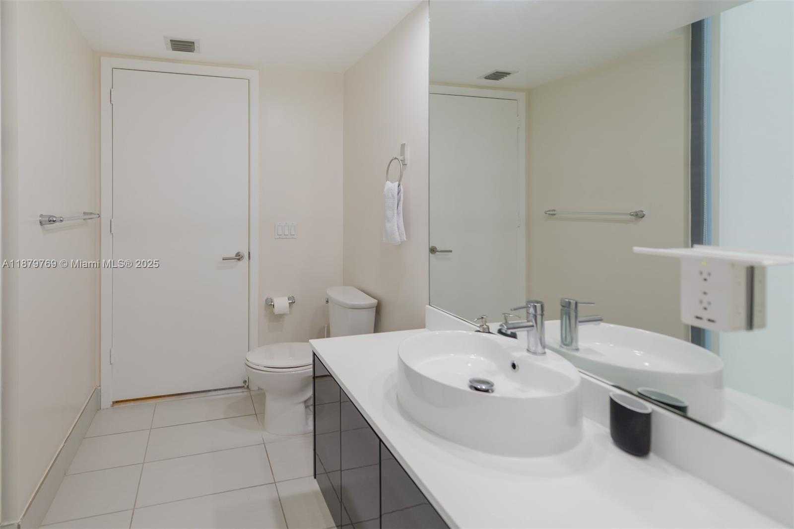 Small Image of 31 SOUTH EAST 6TH ST #1807, Miami Number 18