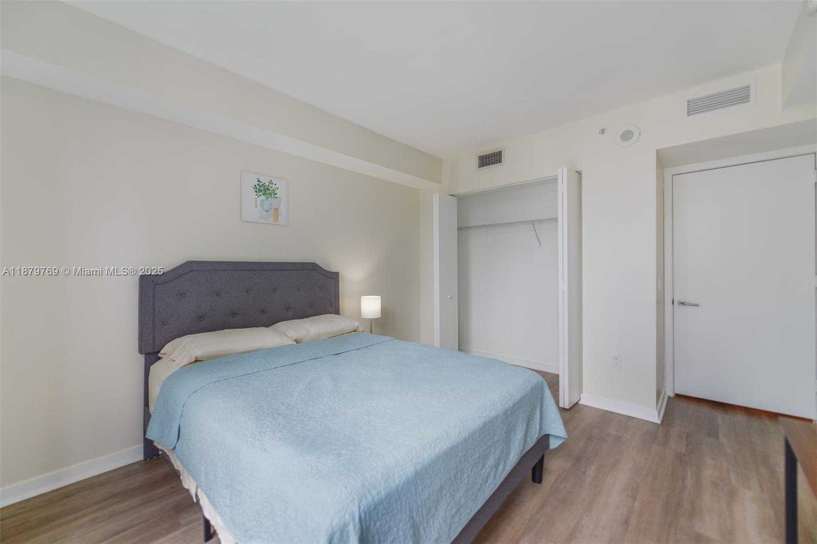Small Image of 31 SOUTH EAST 6TH ST #1807, Miami Number 23