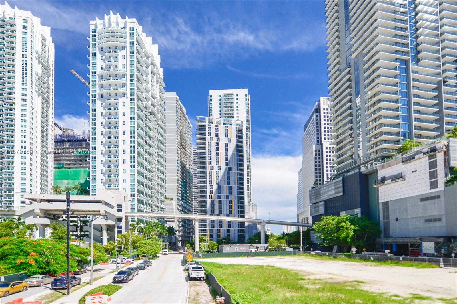 Small Image of 31 SOUTH EAST 6TH ST #1807, Miami Number 41