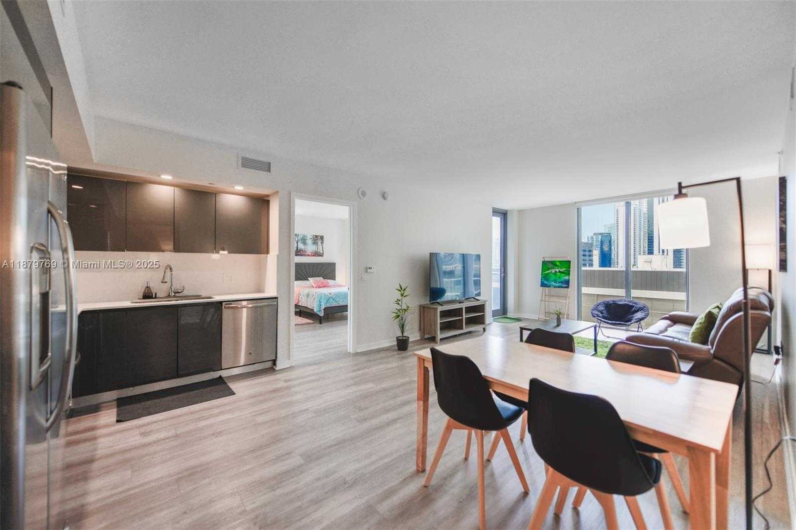 Small Image of 31 SOUTH EAST 6TH ST #1807, Miami Number 9