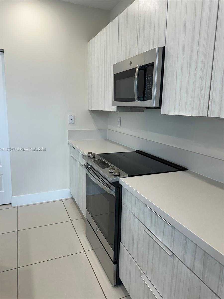 Small Image of 15839 NORTH WEST 91 COURT, Miami Lakes Number 10