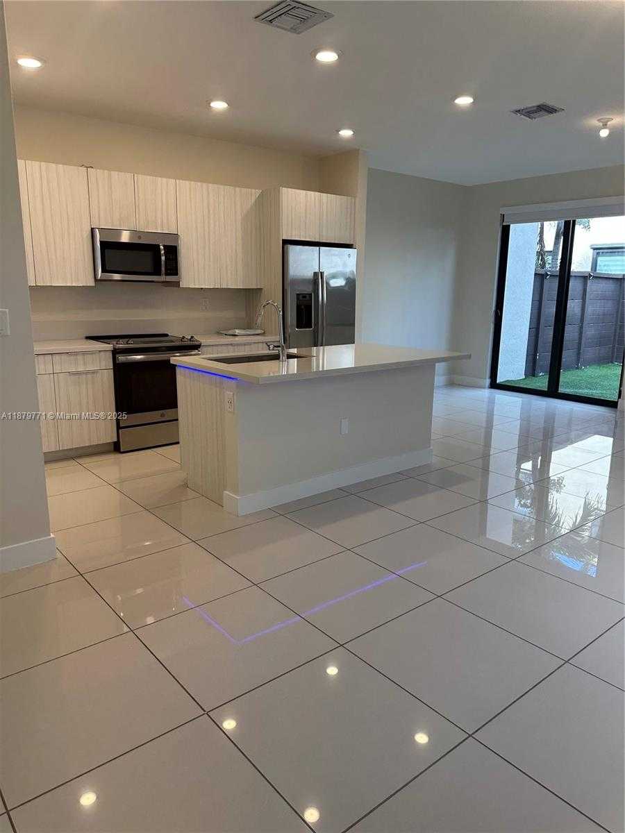 Small Image of 15839 NORTH WEST 91 COURT, Miami Lakes Number 4