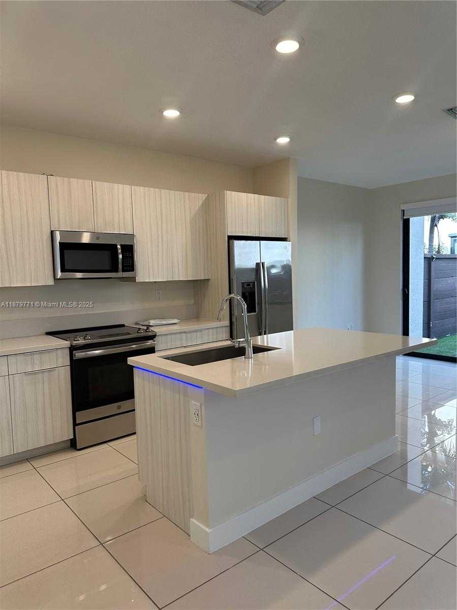 Small Image of 15839 NORTH WEST 91 COURT, Miami Lakes Number 7