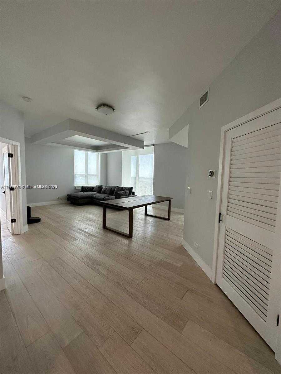 Small Image of 701 BRICKELL KEY BLVD #LPH-10, Miami Number 10