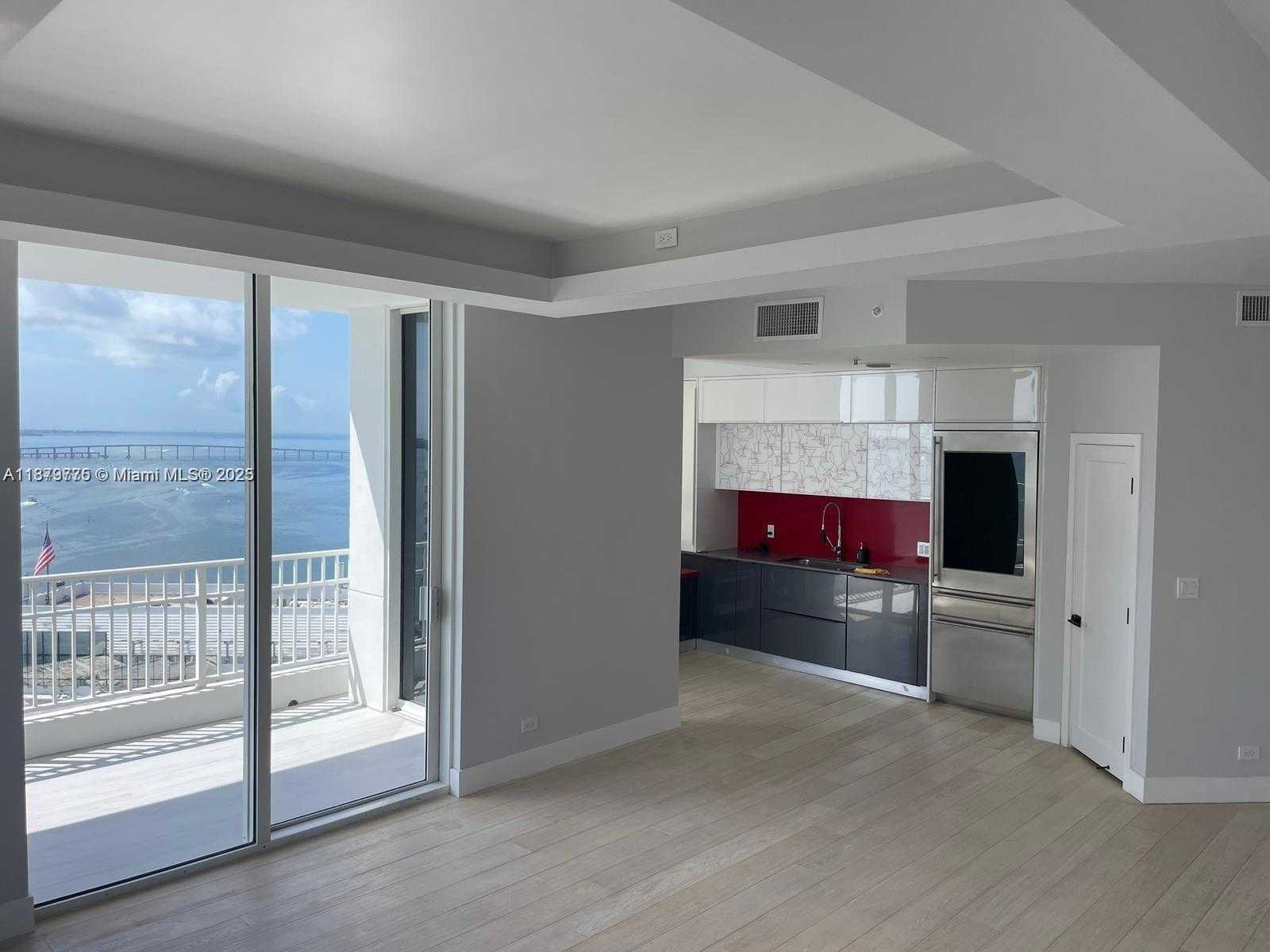 Small Image of 701 BRICKELL KEY BLVD #LPH-10, Miami Number 3