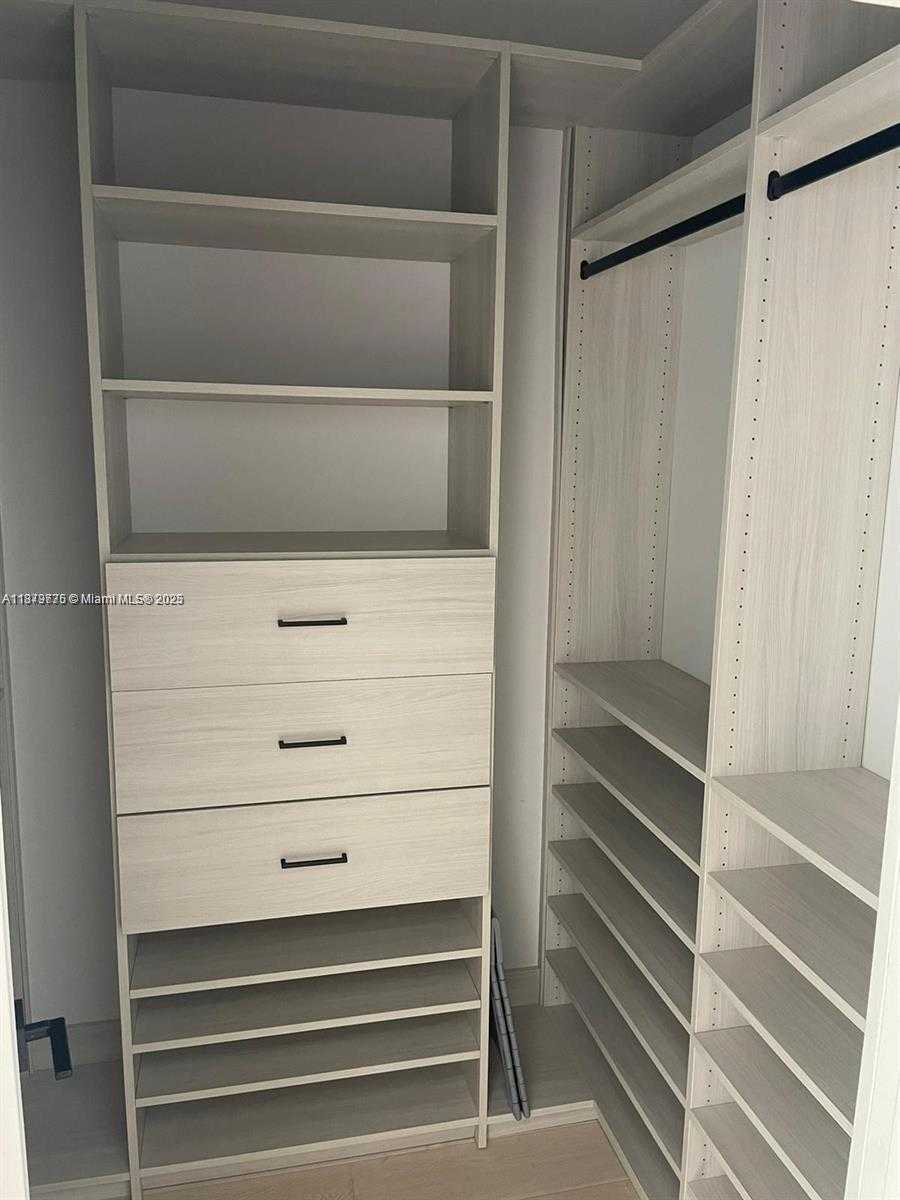 Small Image of 701 BRICKELL KEY BLVD #LPH-10, Miami Number 8