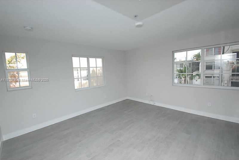 Small Image of 1321 PENNSYLVANIA AV #6, Miami Beach Number 2