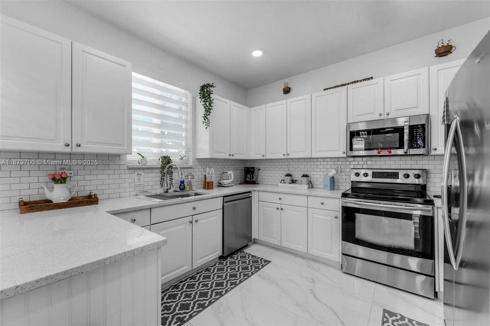 Small Image of 15740 SOUTH WEST 141ST ST, Miami Number 6
