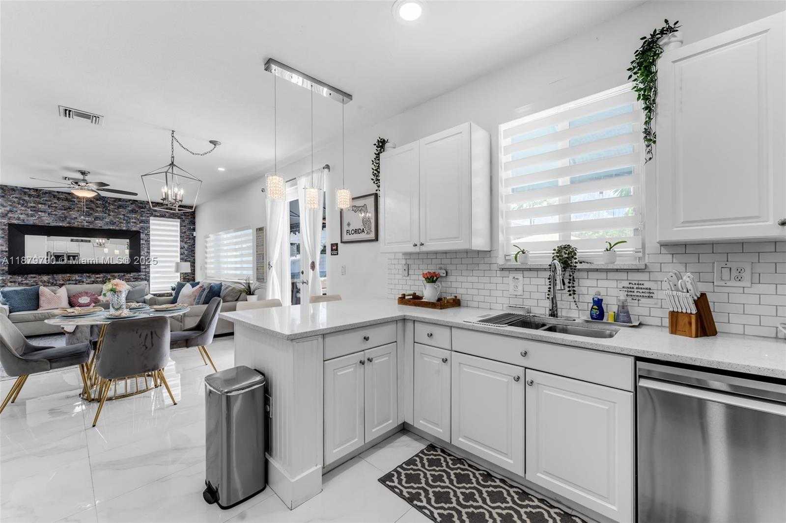 Small Image of 15740 SOUTH WEST 141ST ST, Miami Number 7