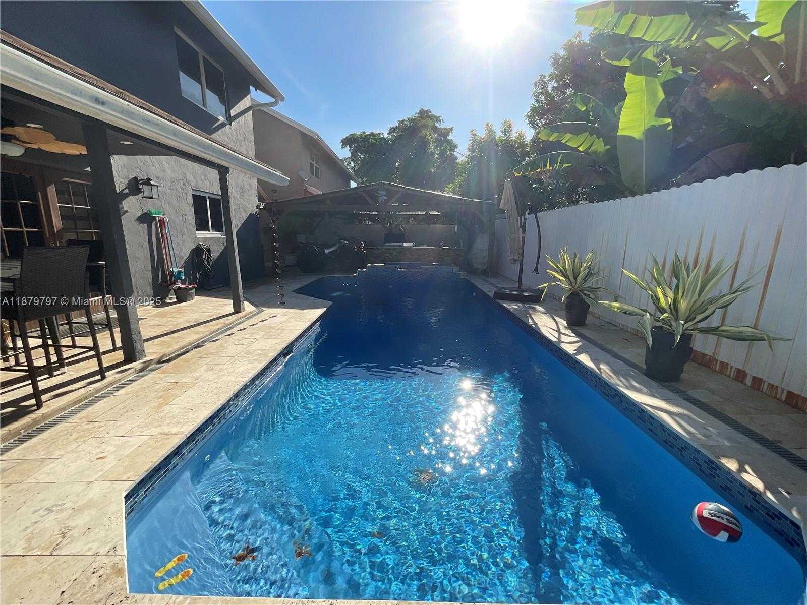 Small Image of 9710 SOUTH WEST 13TH ST #9710, Pembroke Pines Number 14