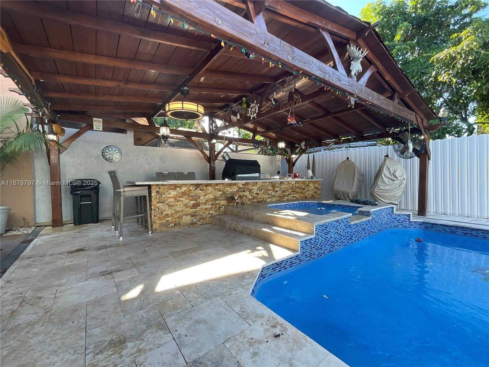 Small Image of 9710 SOUTH WEST 13TH ST #9710, Pembroke Pines Number 15
