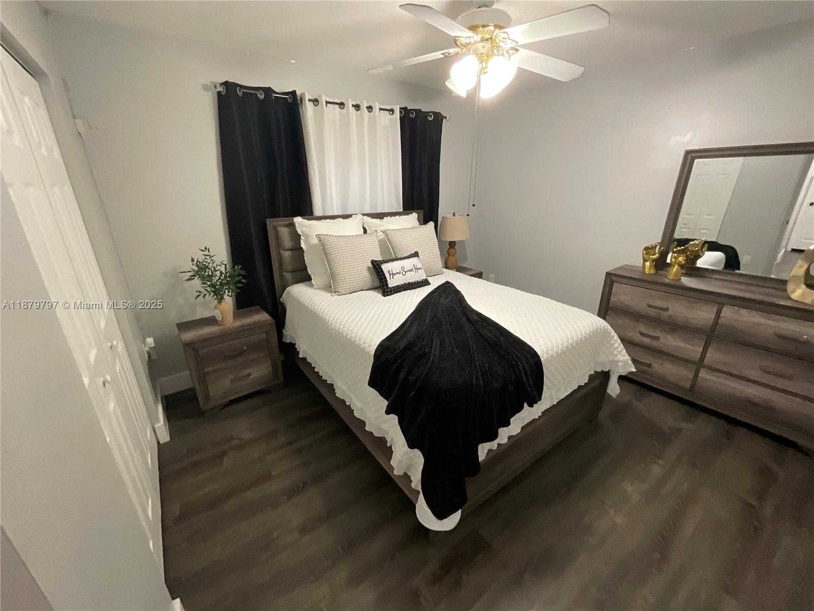 Small Image of 9710 SOUTH WEST 13TH ST #9710, Pembroke Pines Number 22