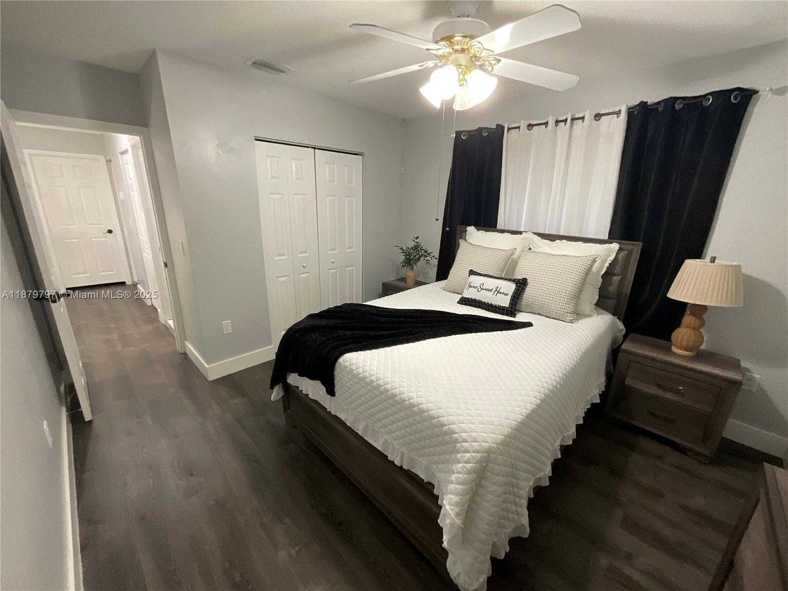 Small Image of 9710 SOUTH WEST 13TH ST #9710, Pembroke Pines Number 23