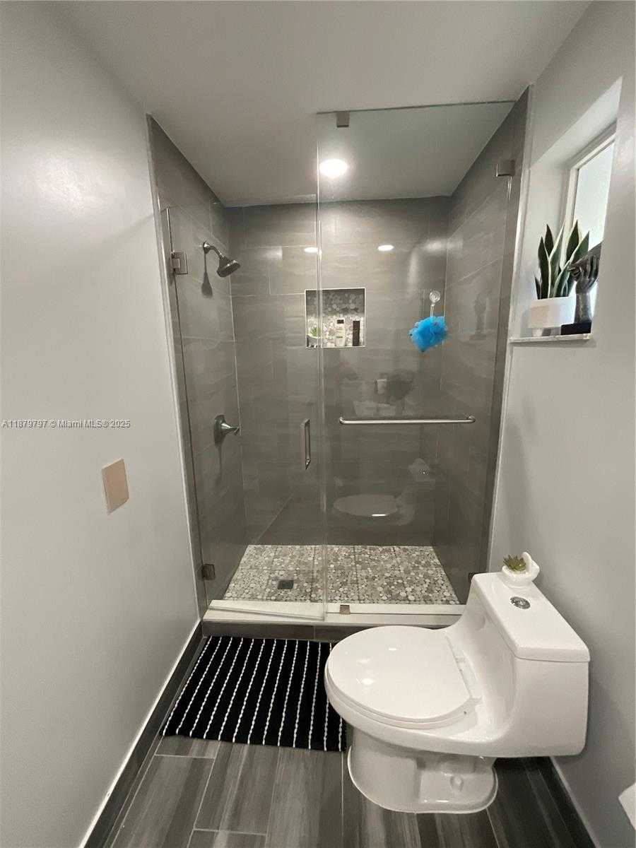 Small Image of 9710 SOUTH WEST 13TH ST #9710, Pembroke Pines Number 24