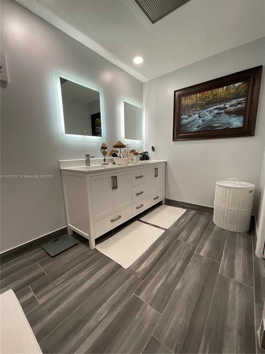 Small Image of 9710 SOUTH WEST 13TH ST #9710, Pembroke Pines Number 38