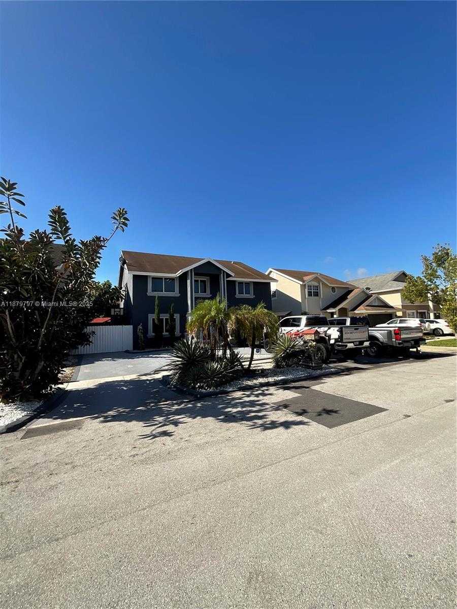 Small Image of 9710 SOUTH WEST 13TH ST #9710, Pembroke Pines Number 39