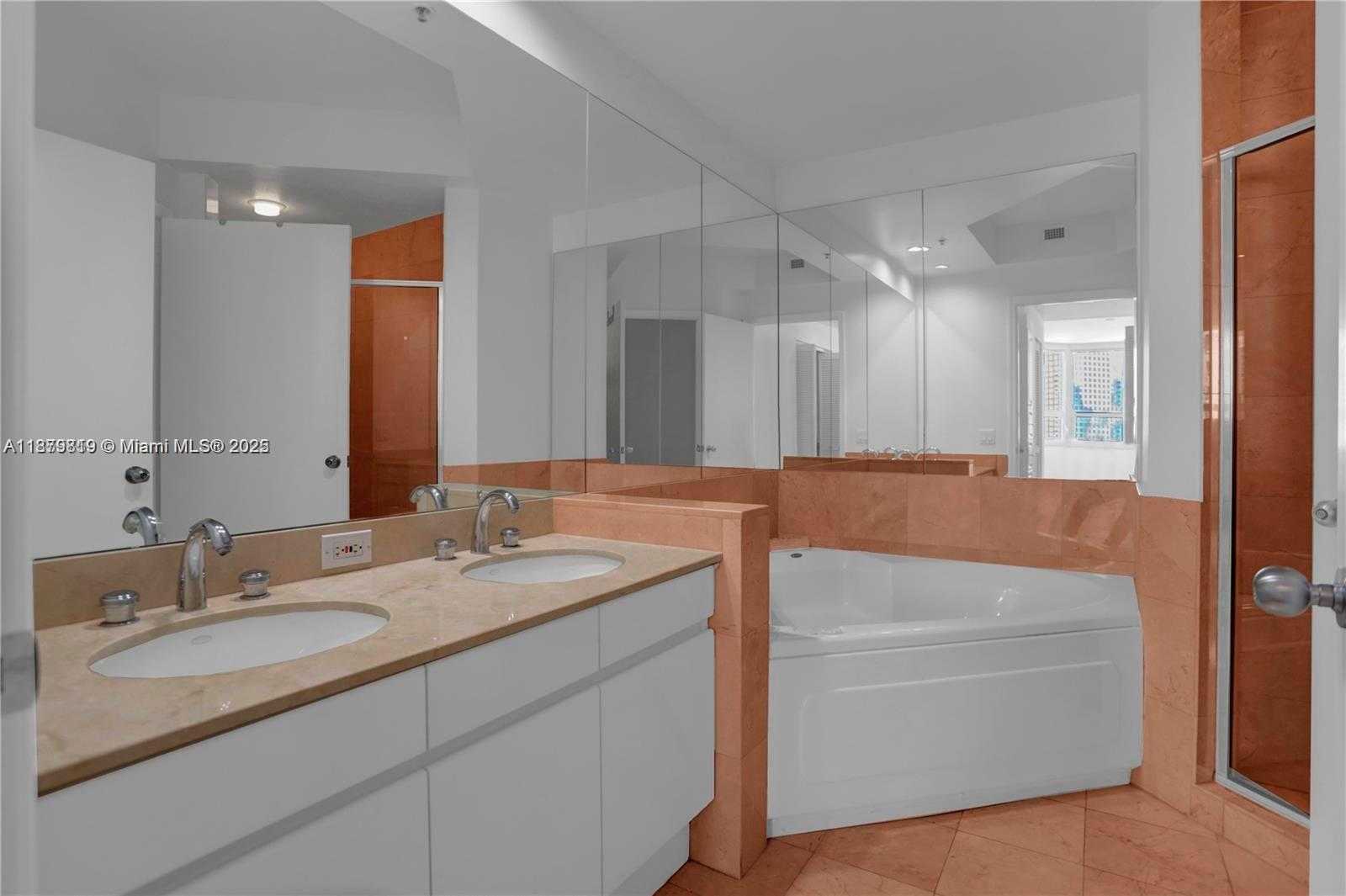 Small Image of 808 BRICKELL KEY DR #3105, Miami Number 11