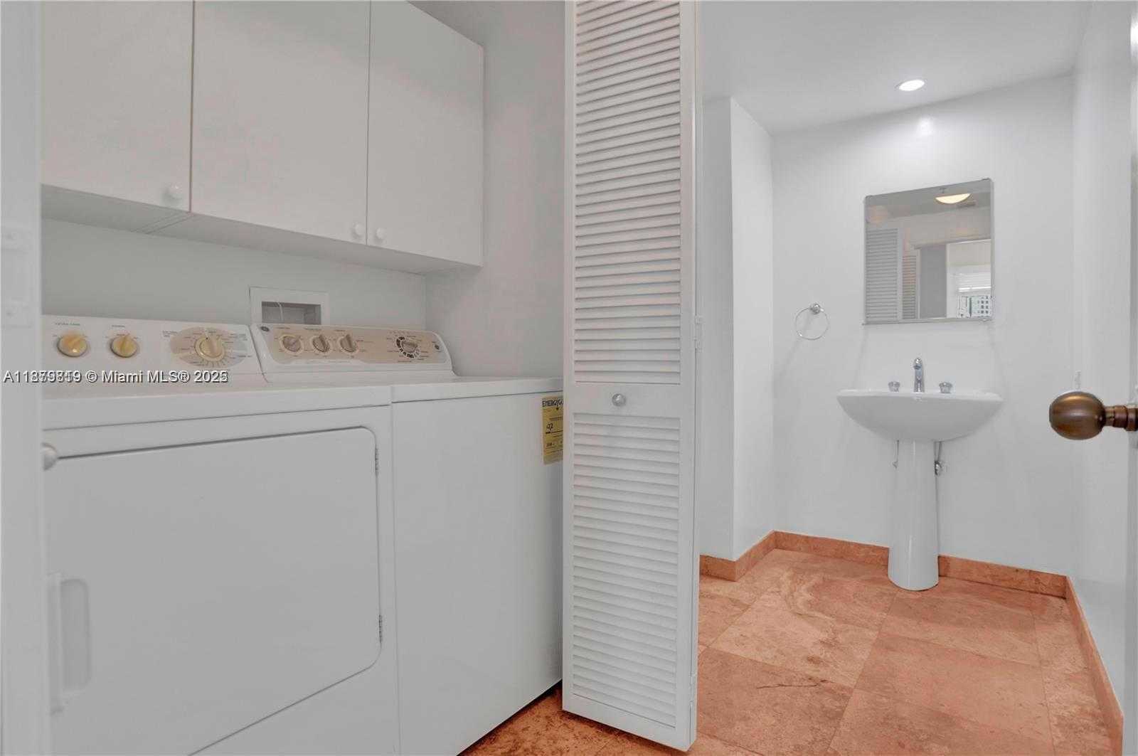 Small Image of 808 BRICKELL KEY DR #3105, Miami Number 15