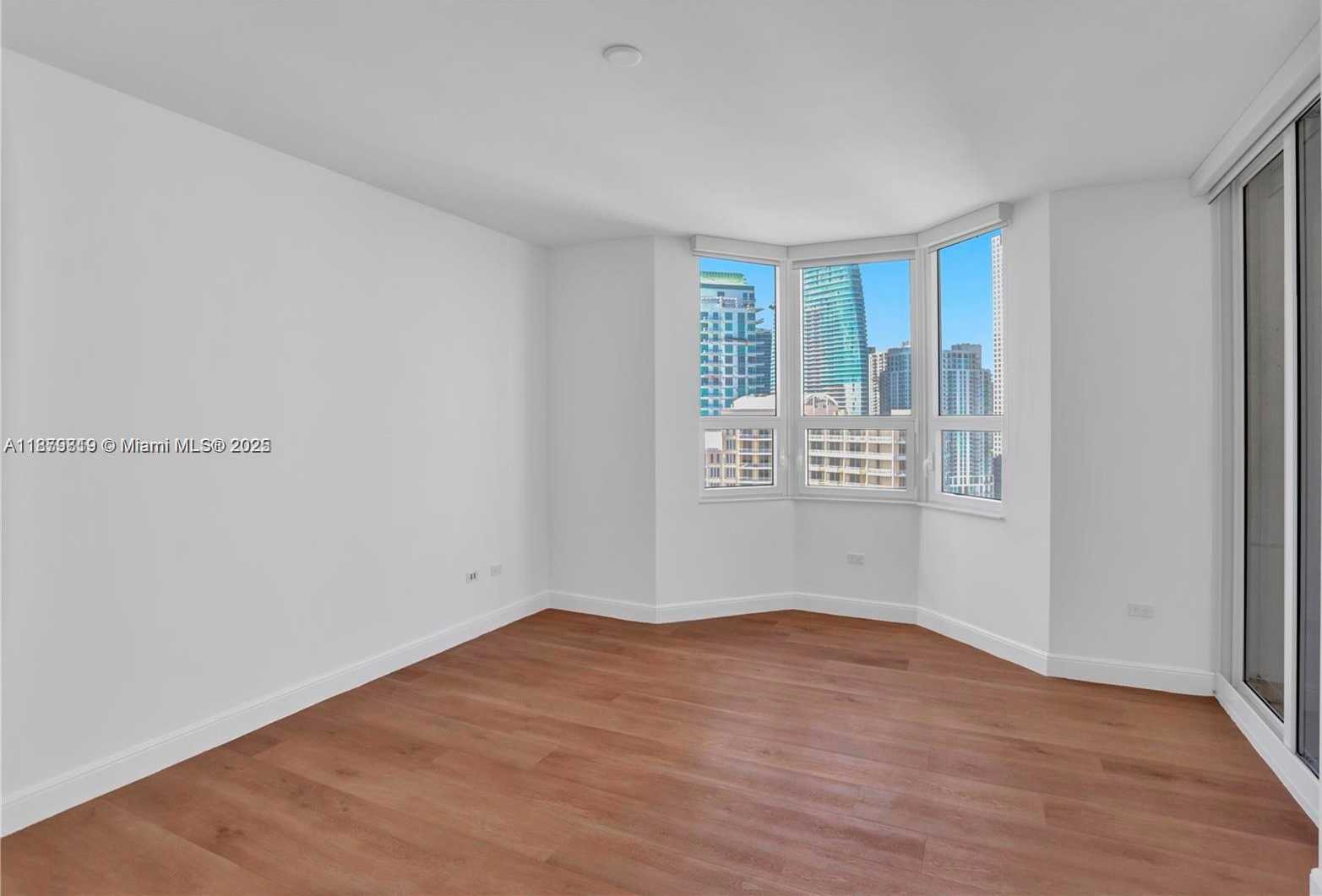 Small Image of 808 BRICKELL KEY DR #3105, Miami Number 5