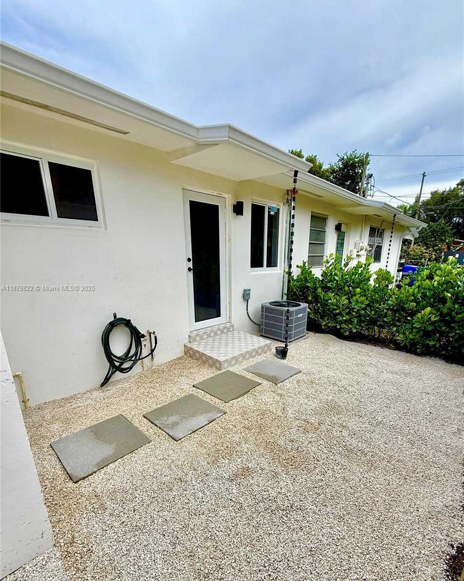 Small Image of 5700 NORTH WEST 8 AVE, Miami Number 7