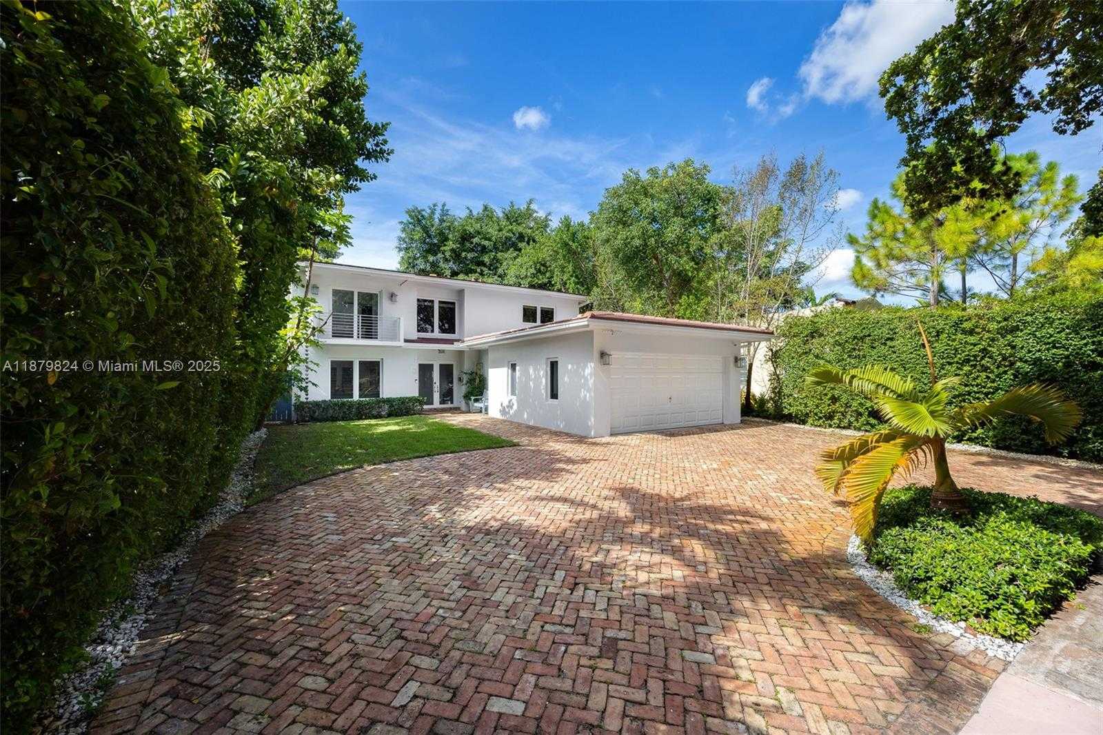 Small Image of 1208 MARIANA AVE, Coral Gables Number 2