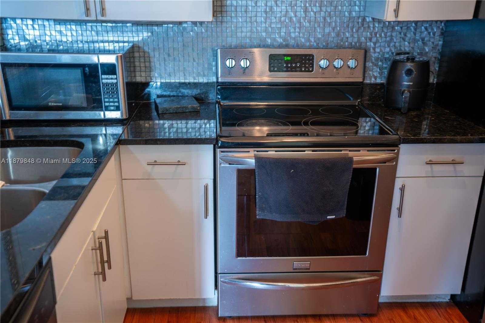 Small Image of 4360 NORTH WEST 107TH AVE #204, Doral Number 3