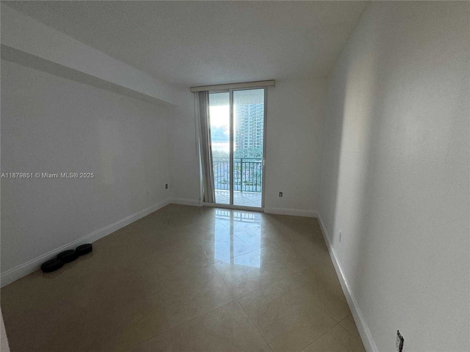 Small Image of 17555 ATLANTIC BLVD #807, Sunny Isles Beach Number 5