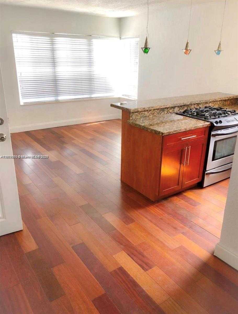 Small Image of 7334 HARDING #9, Miami Beach Number 2