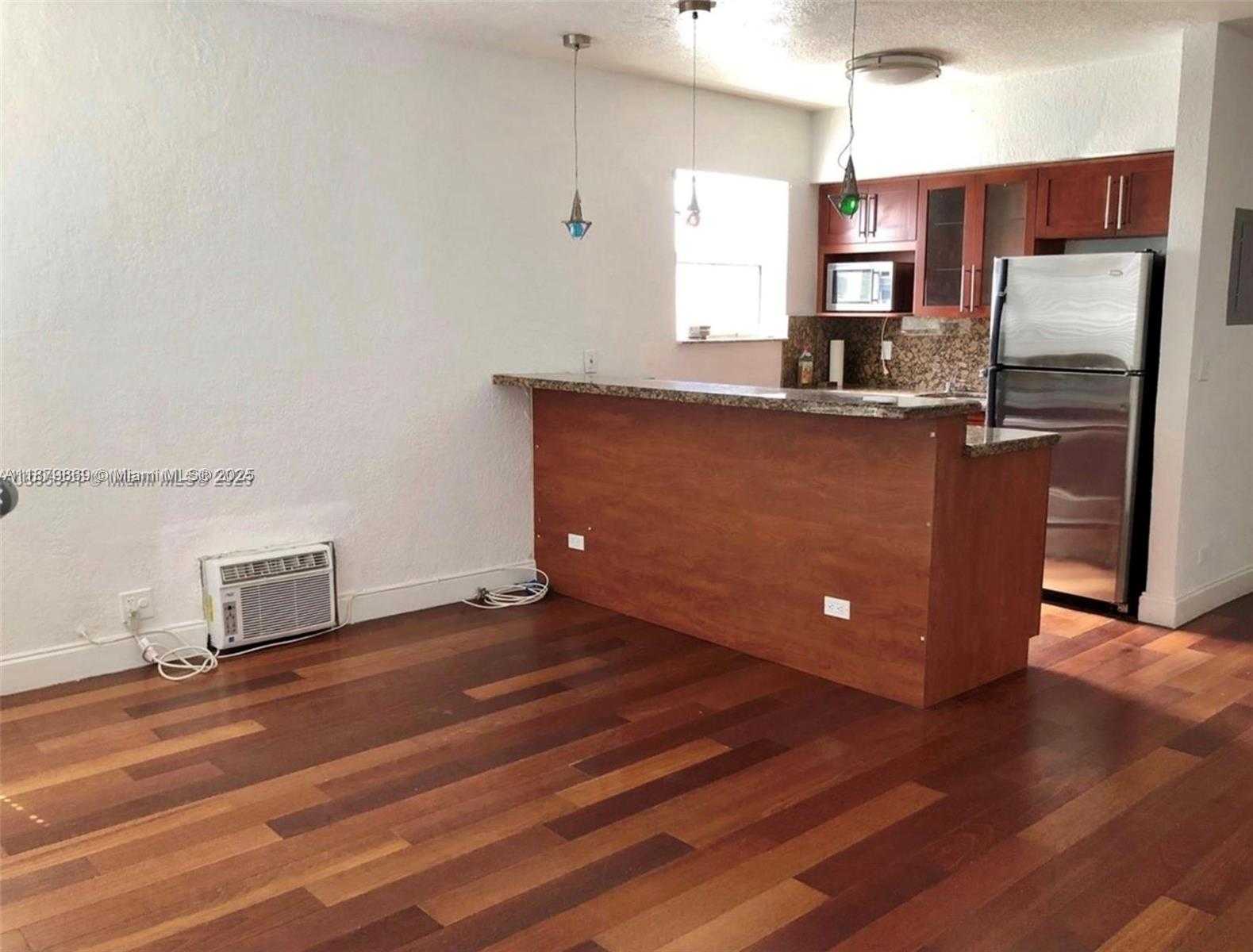 Small Image of 7334 HARDING #9, Miami Beach Number 6