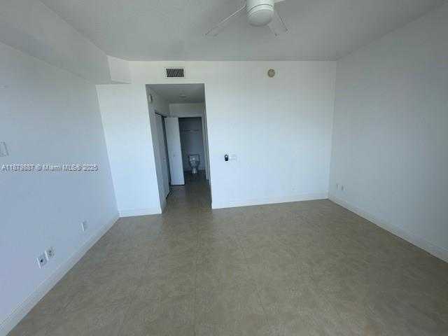 Small Image of 60 SOUTH WEST 13TH ST #4407, Miami Number 12